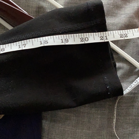 MATERNITY โข OLD NAVY โข Compression Leggings, Crops - 2 pack - Picture 13 of 13